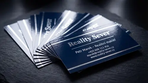 Vizitka s lesklým laminem pro realitní kancelář